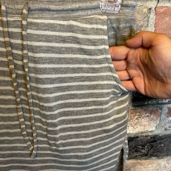 5 for $25🔥Small GAP Striped Grey & White Pull On Elastic Drawstring Waist Skirt - Picture 4 of 6